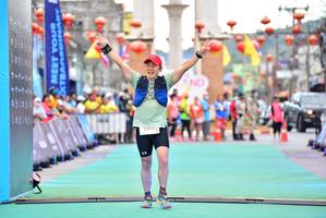 BIB: 3304
                            <button type="button" onclick="openModal(21799686)" class="btn btn-primary btn-sm float-right btn-popup" data-toggle="modal" data-target=".modal-high-quality">
                        <i class="fas fa-shopping-cart"></i> Add to Cart
                    </button>
                                            <button type="button" onclick="isThisMe(21799686, true)" class="btn btn-success btn-sm float-right btn-popup btn-isme hidden" data-toggle="tooltip" data-placement="bottom" title="นี่คือรูปของคุณใช่ไหม คลิกที่นี่เพื่อเอาเข้าอัลบั้ม">
                        <i class="fas fa-plus"></i> Add to album
                    </button>
                    <button type="button" onclick="isThisMe(21799686, false)" class="btn btn-warning btn-sm float-right btn-popup btn-isnotme hidden">
                        <i class="fas fa-ban"></i> Remove from album
                    </button>